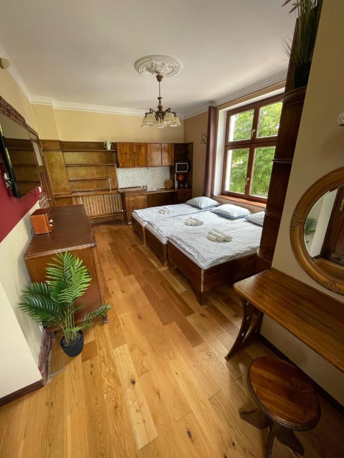 Bed and Breakfast Dworek Oliwski à Gdańsk Extérieur photo