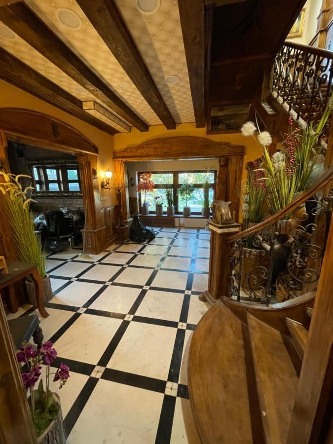 Bed and Breakfast Dworek Oliwski à Gdańsk Extérieur photo