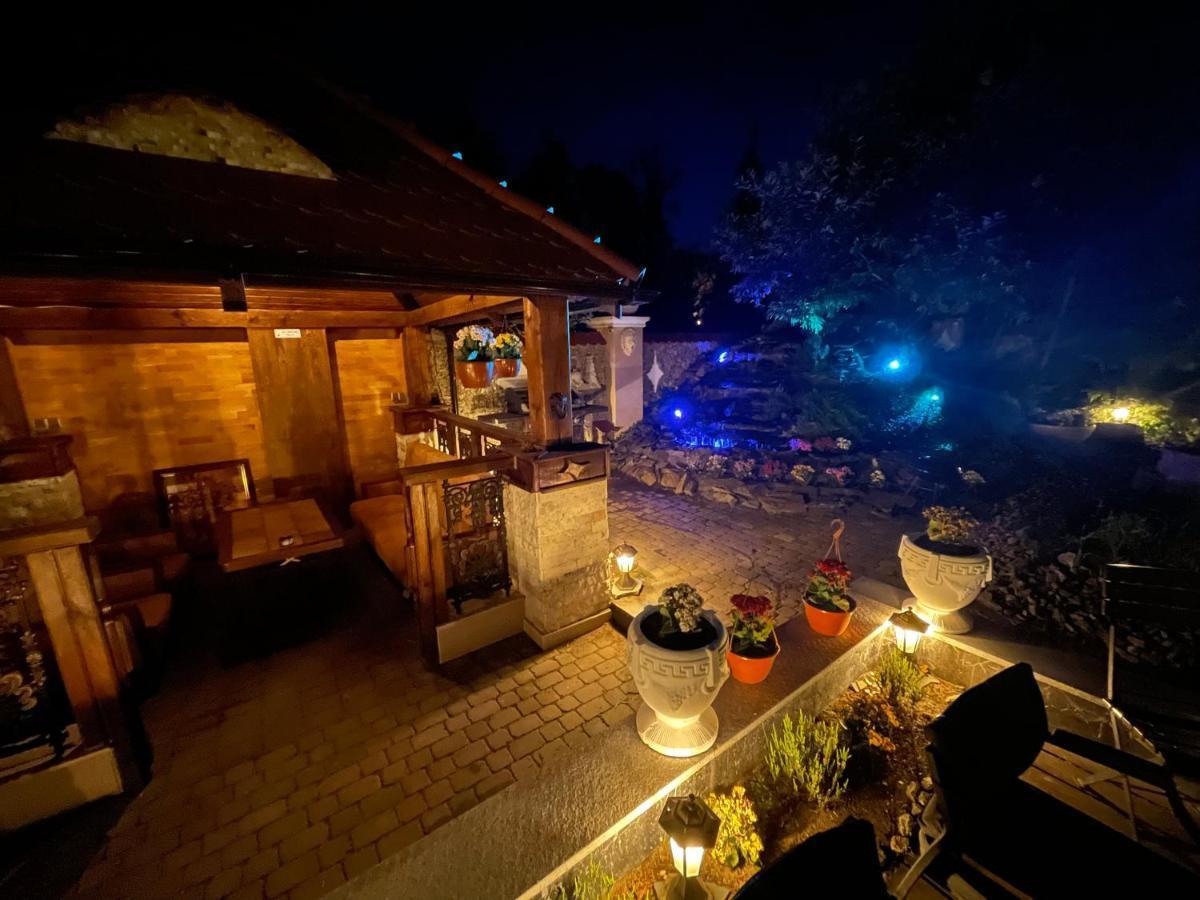 Bed and Breakfast Dworek Oliwski à Gdańsk Extérieur photo