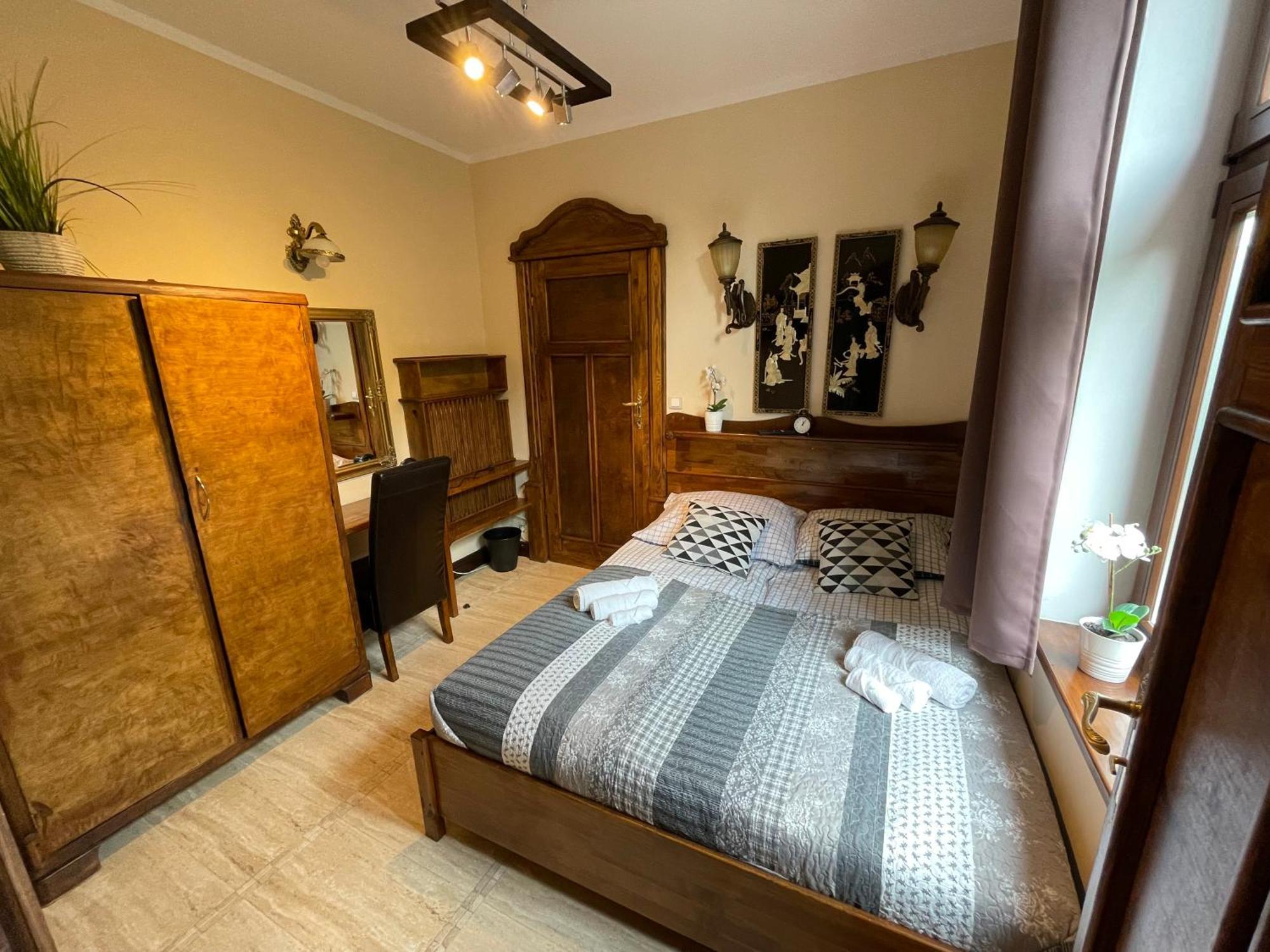 Bed and Breakfast Dworek Oliwski à Gdańsk Extérieur photo
