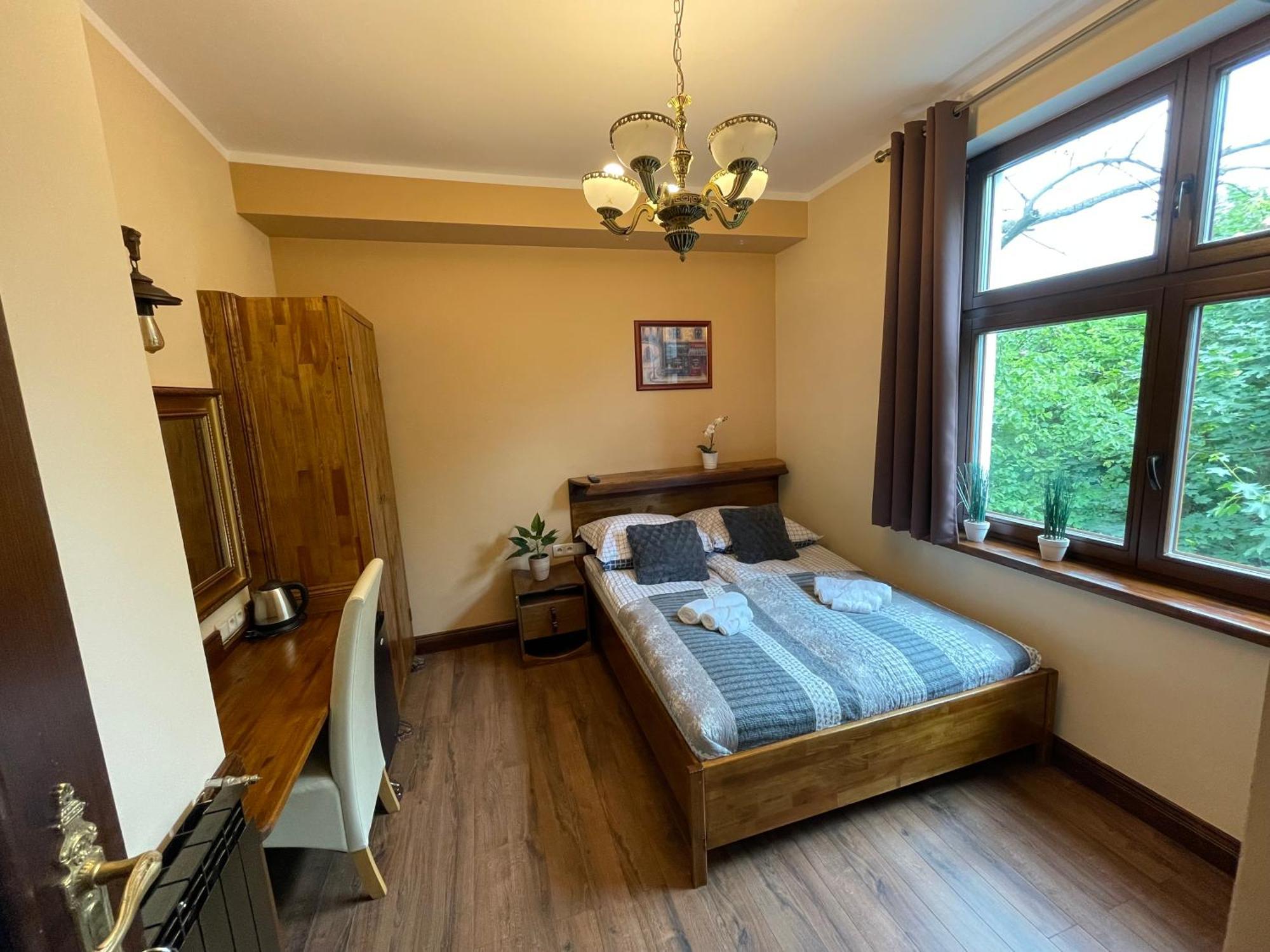 Bed and Breakfast Dworek Oliwski à Gdańsk Extérieur photo