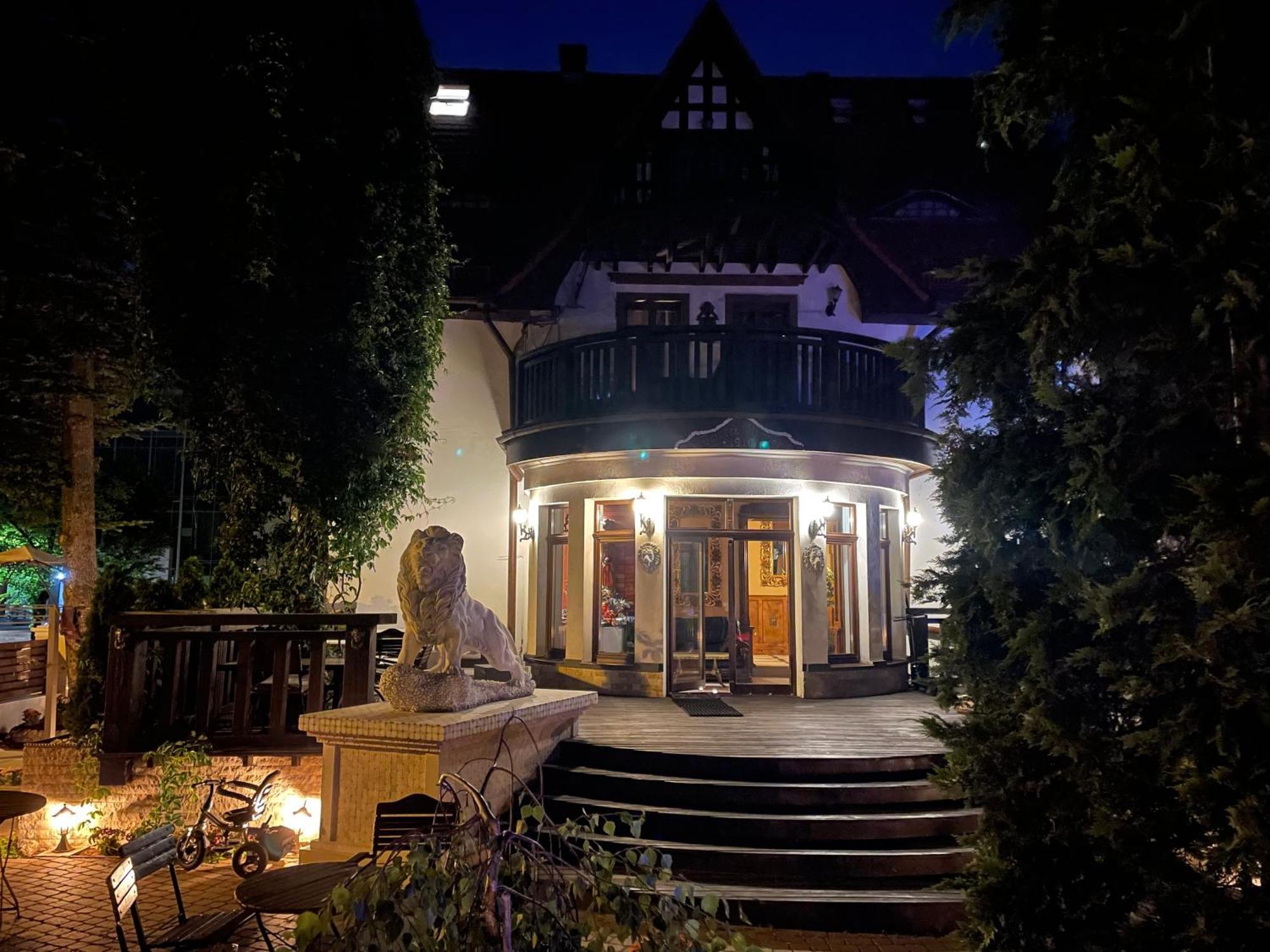 Bed and Breakfast Dworek Oliwski à Gdańsk Extérieur photo