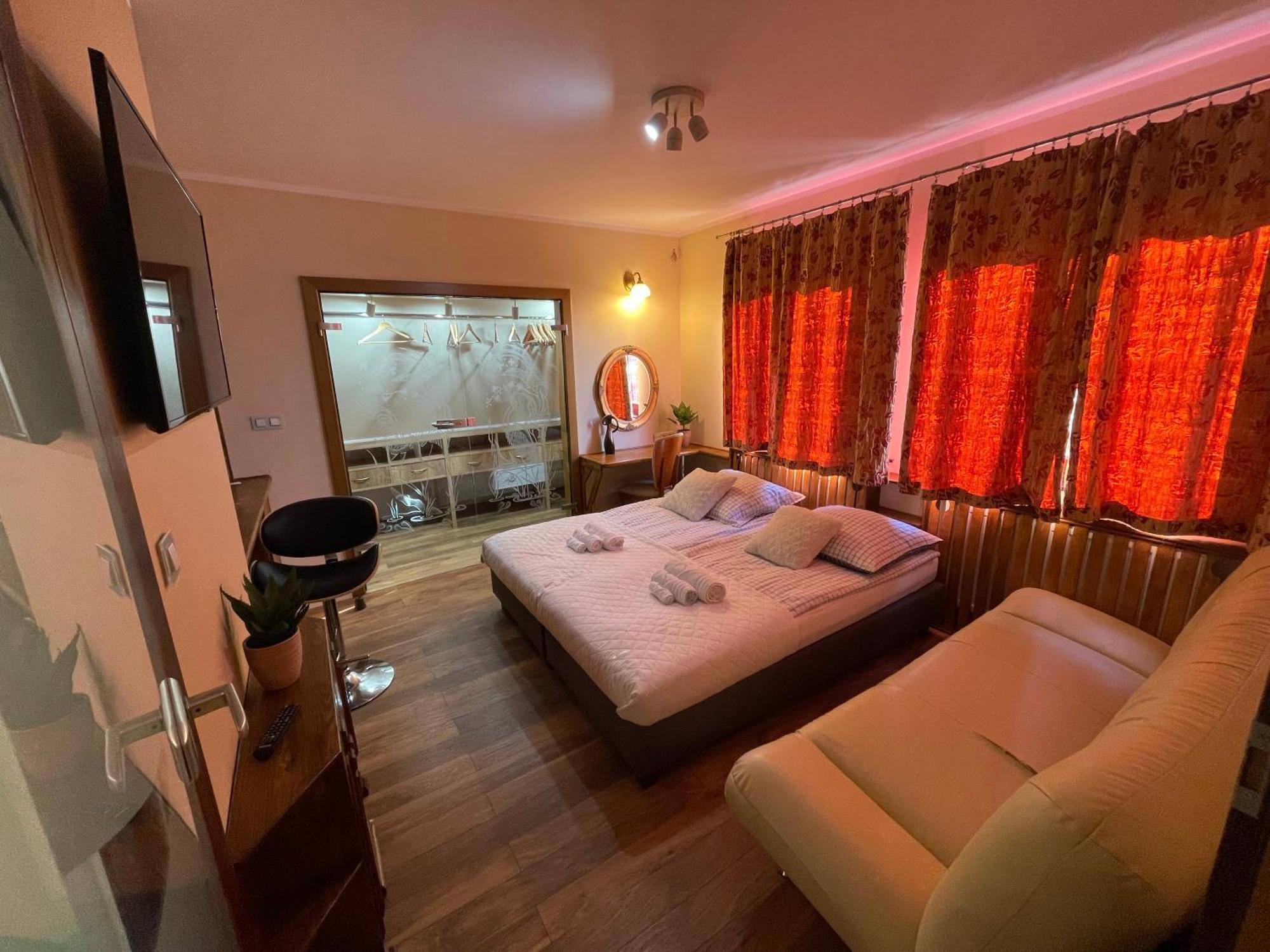 Bed and Breakfast Dworek Oliwski à Gdańsk Extérieur photo
